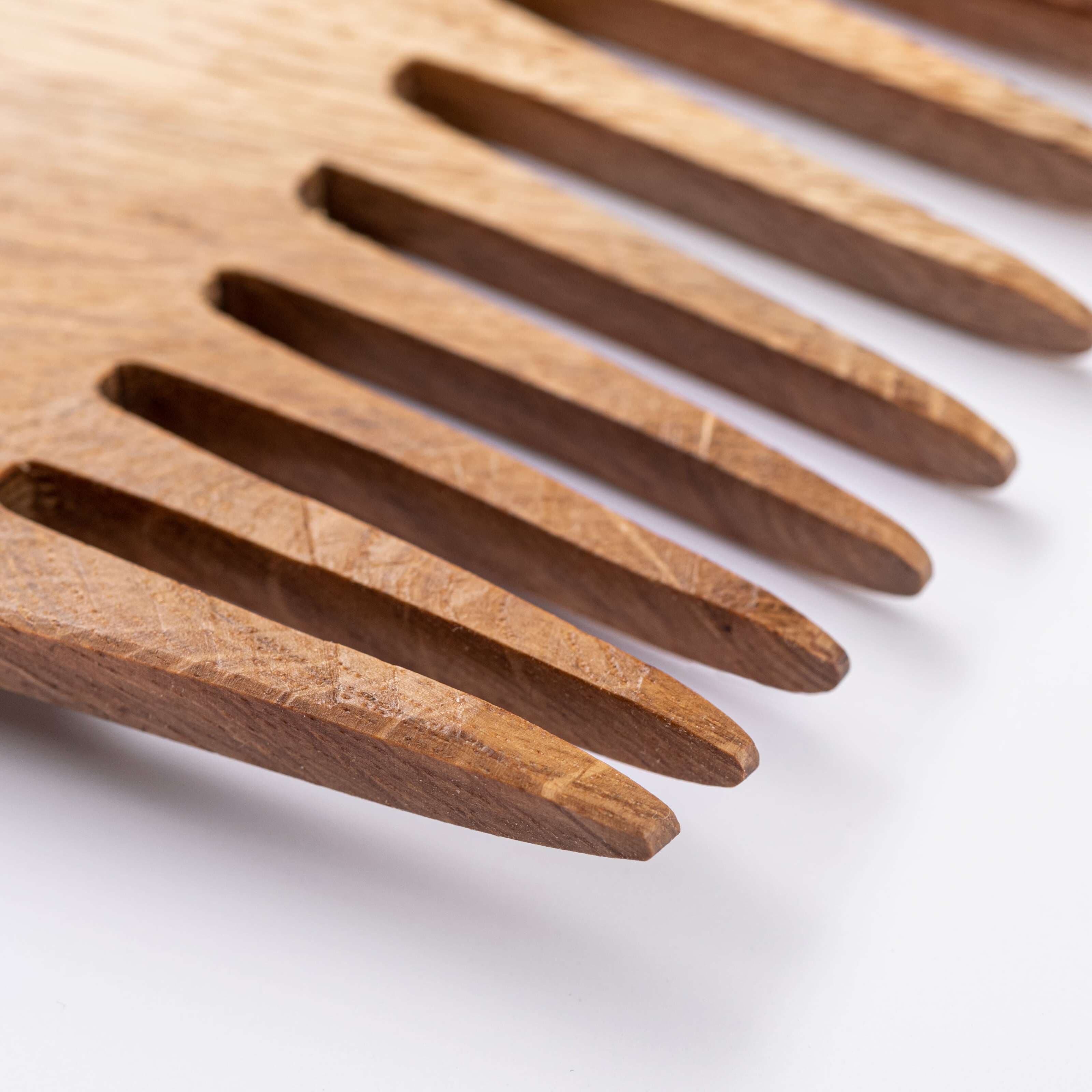 Дубовий гребінь для волосся thumbnail