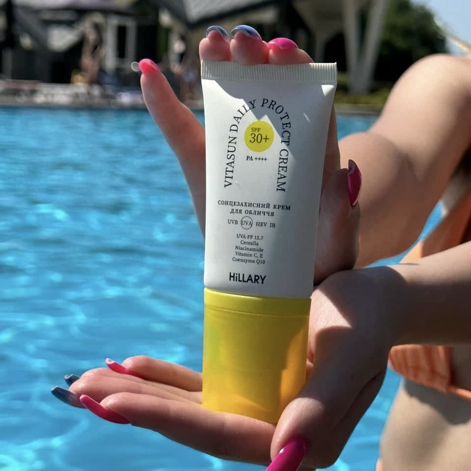 Сонцезахисна мінеральна пудра та крем SPF 50+ для обличчя thumbnail