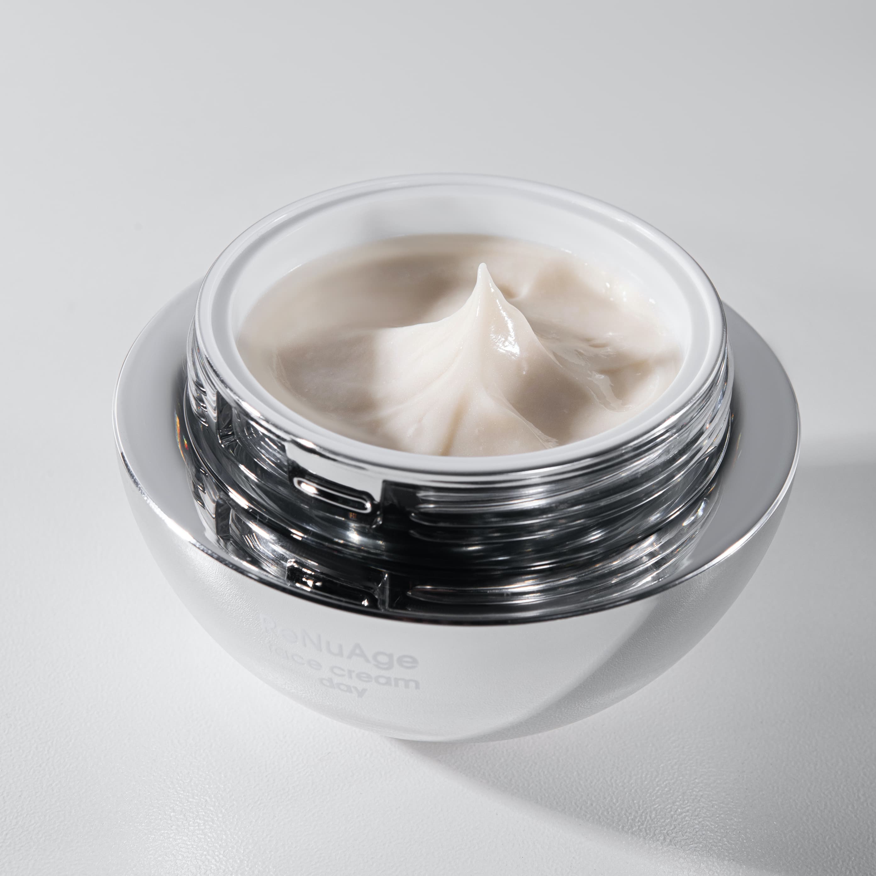 Пробник денного антивікового крему для всіх типів шкіри, 2 мл thumbnail