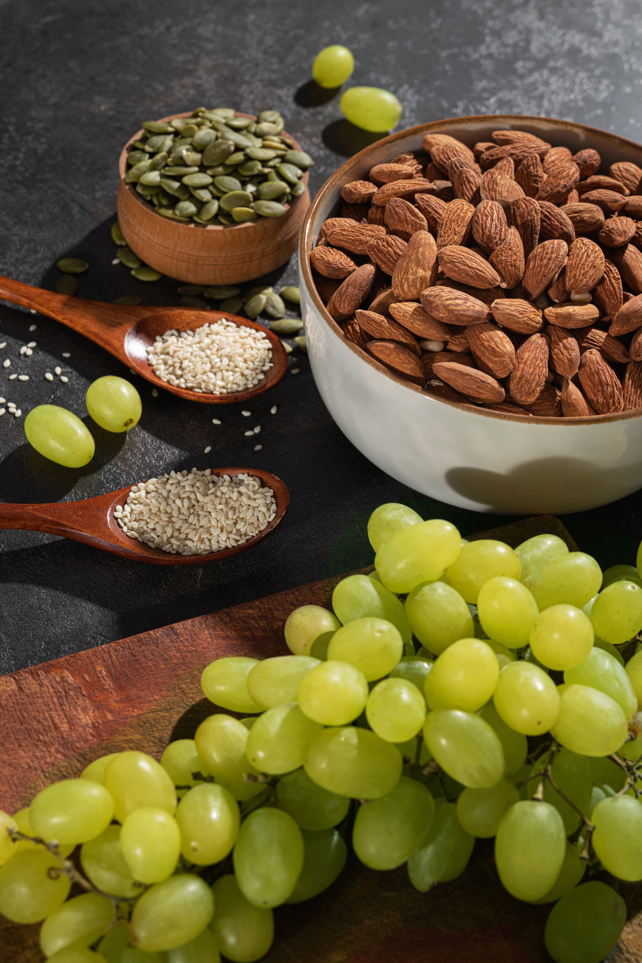 Набір граноли: мигдаль і три види горіхів 2 кг + кеш'ю 500 г у подарунок thumbnail